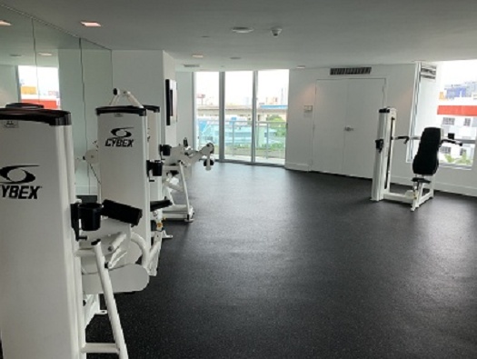Womens & Mens Fitness Center/Raquette Ball Womens & Mens Fitness Center/Raquette Ball